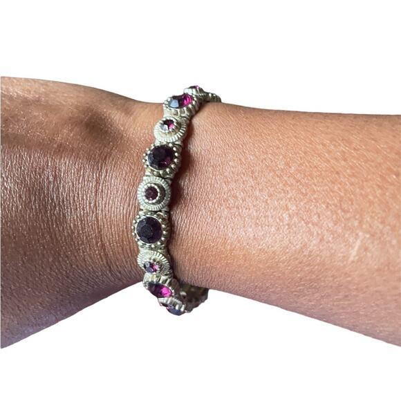Vintage Purle Stone and Silver Stretch Bracelet Size 6/7 Goth Fairy - Picture 1 of 3